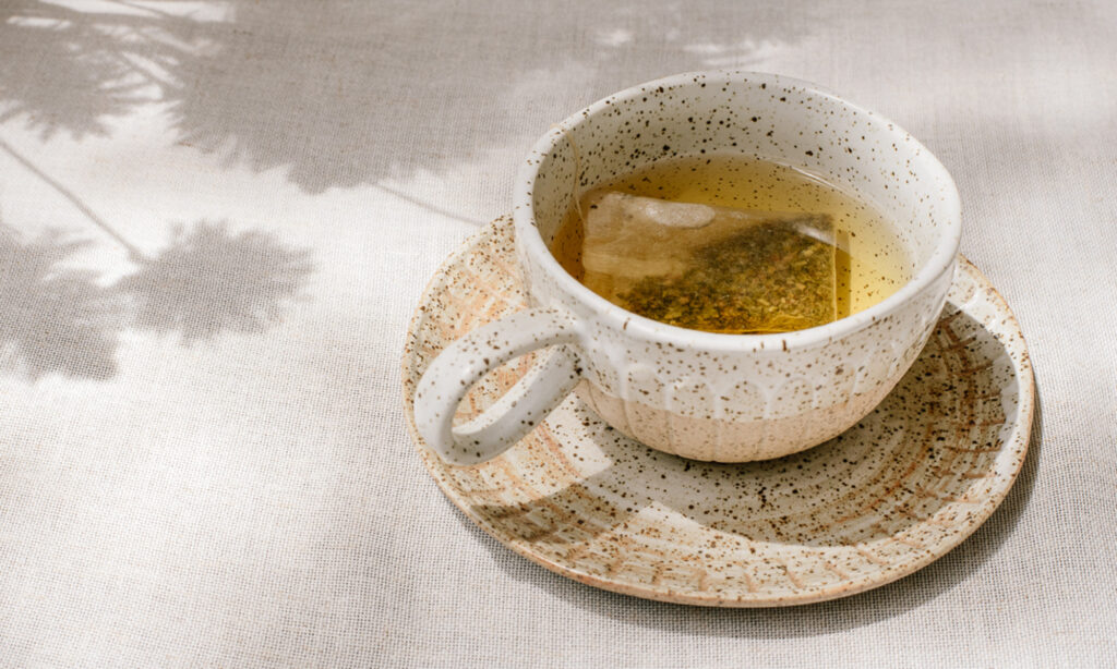 A Functional Nutritionist On How Lemon Can Enhance Green Tea