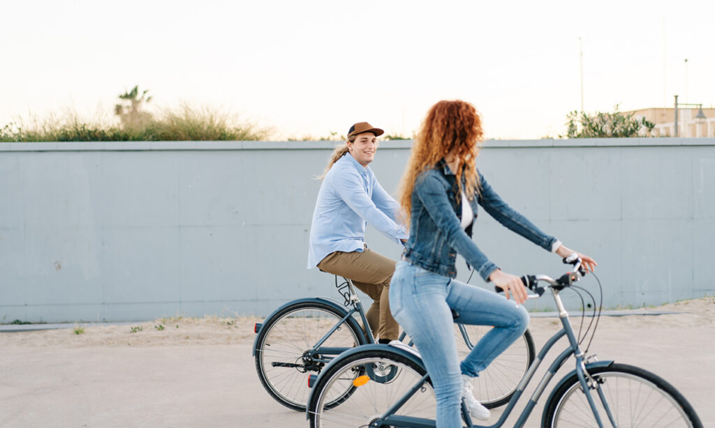 Aquarius & Capricorn Compatibility: Love, Friendship & More