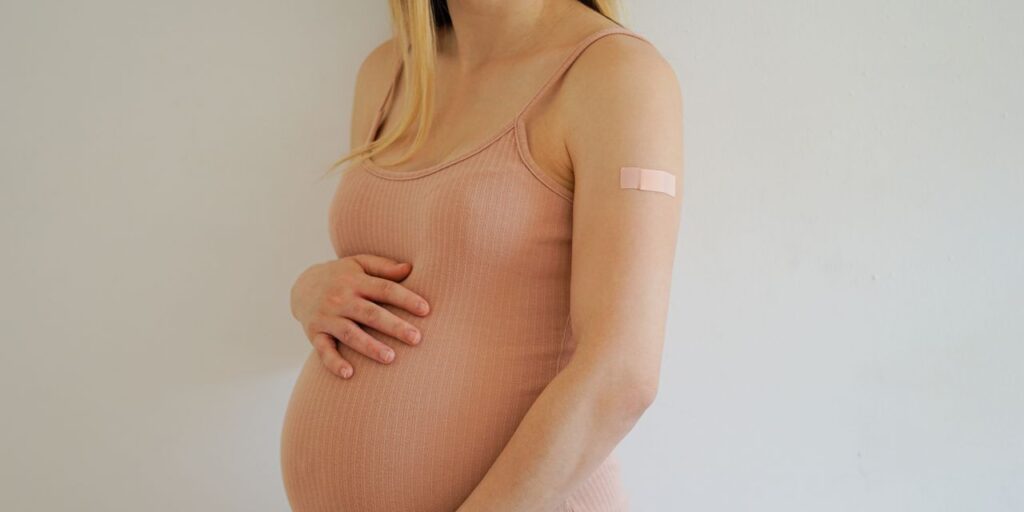 Getting a COVID Shot During Pregnancy Benefits Mom and Baby, New Analysis Shows