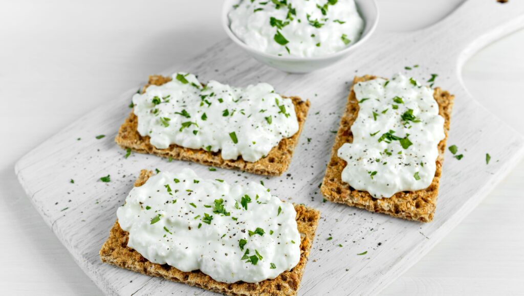 Is Cottage Cheese a Nutritious Bedtime Snack?