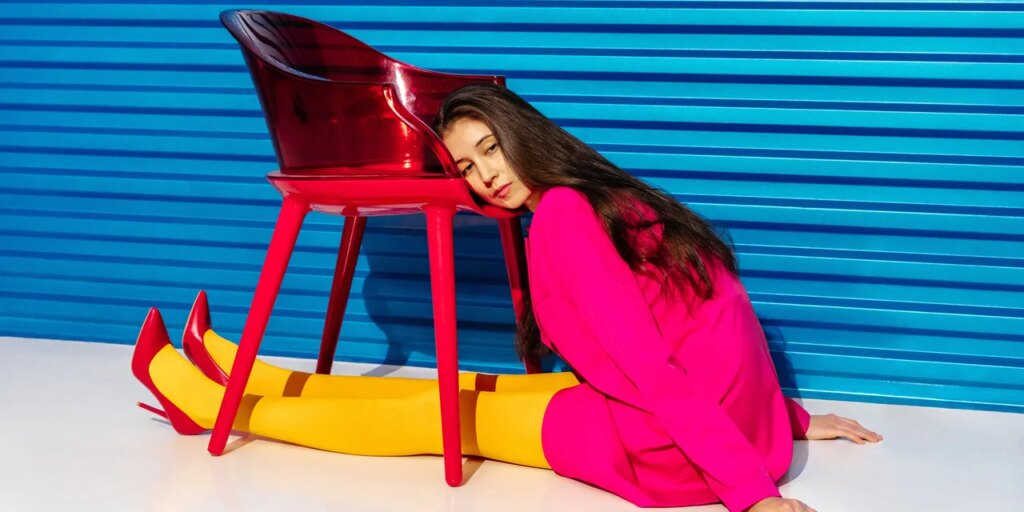 How to Be More Social As an Introvert, According to Experts