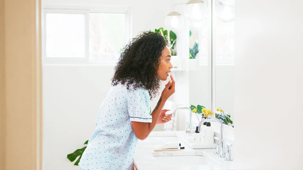 Itchy Lips? Here’s What Your Body’s Trying to Tell You