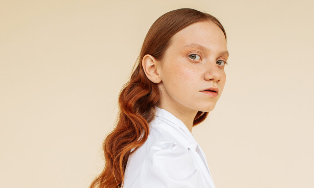 The Surprising Tool This Stylist Uses To Get Glossy Curls & Waves