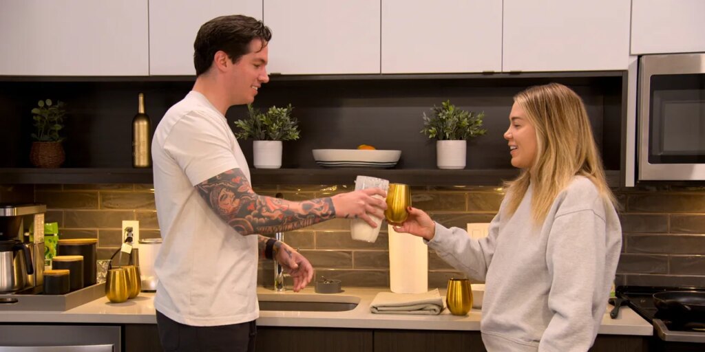 What Nutrition Experts Think About the Viral ‘Love Is Blind’ Chicken Smoothie