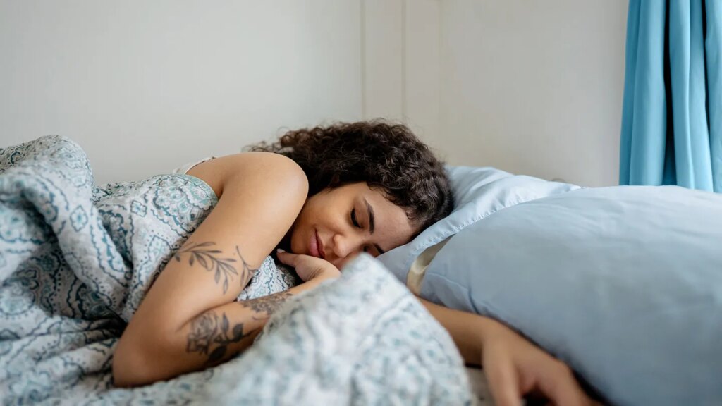 4 Sleep Benefits of Masturbating Before Bed