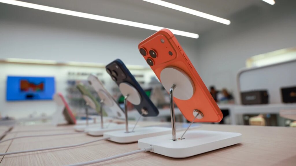 Apple Has Three New AI Features in the Works, Starting With an AI Siri Apple Has Three New AI Features in the Works, Starting With an AI Siri