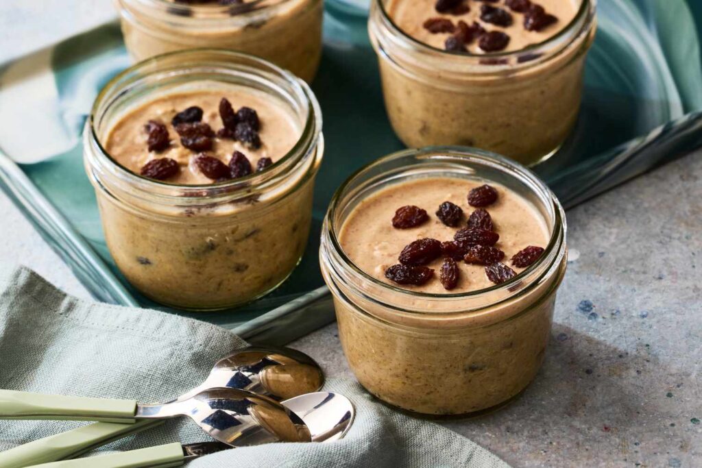 Cinnamon-Raisin Overnight Oats