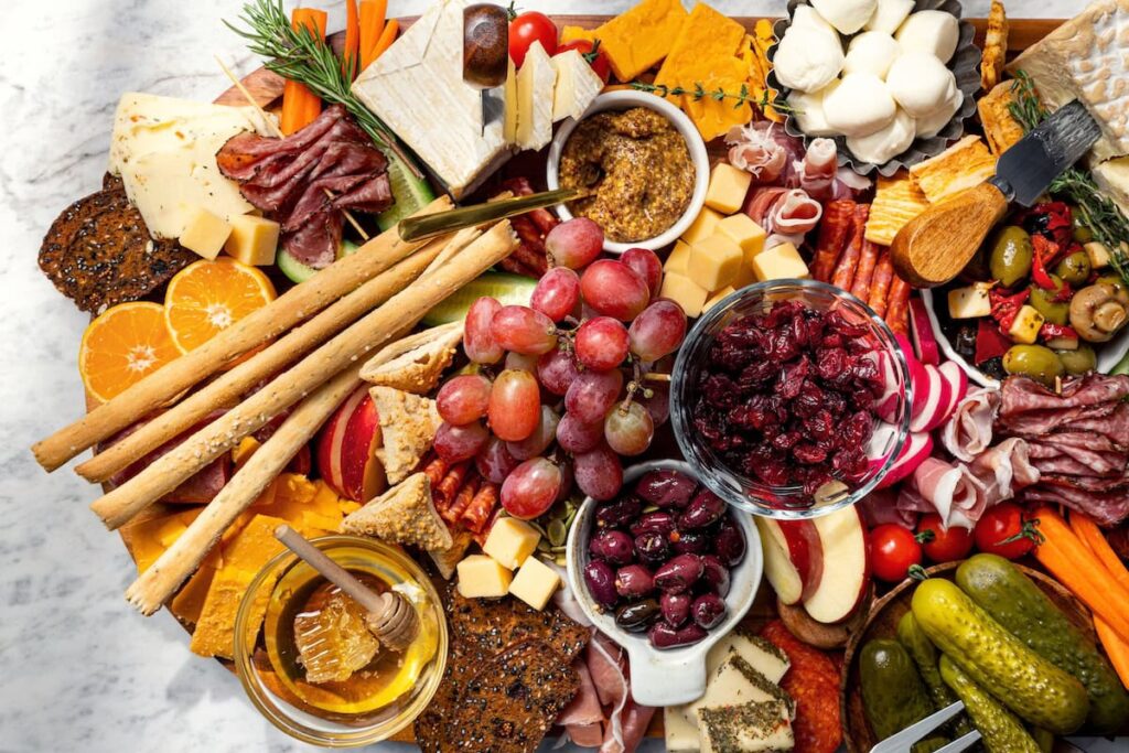 How to Make a Charcuterie and Cheese Board
