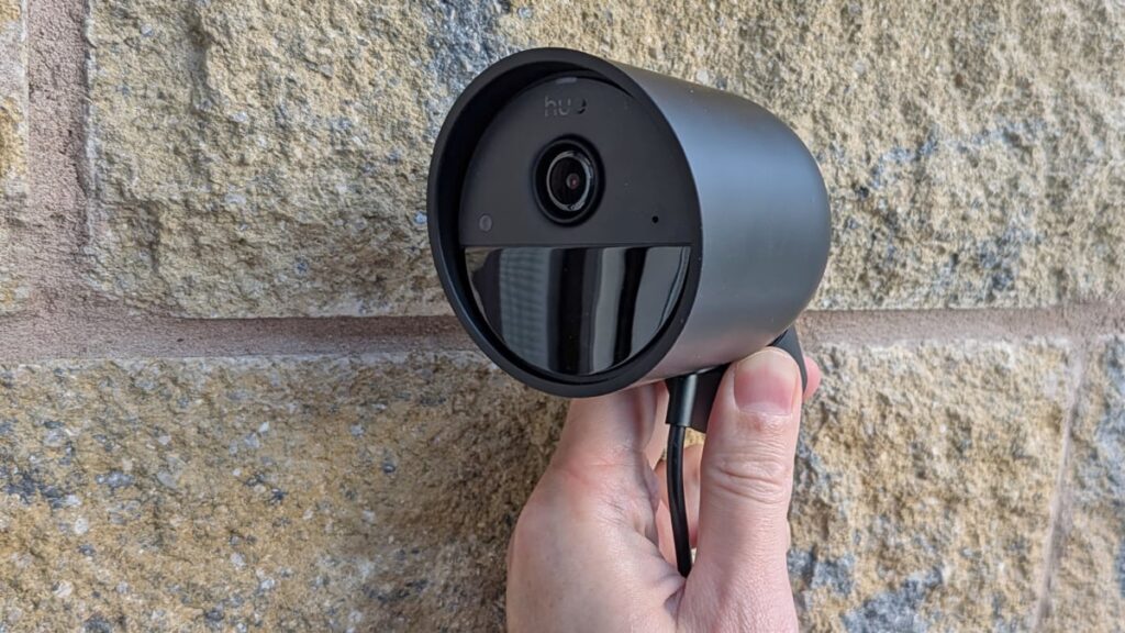 Philips Hue’s New Security Camera Is Surprisingly Useful Philips Hue’s New Security Camera Is Surprisingly Useful