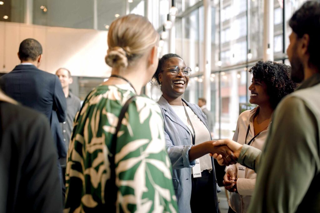 8 Tips To Network Like a Pro, According to Experts 8 Tips To Network Like a Pro, According to Experts