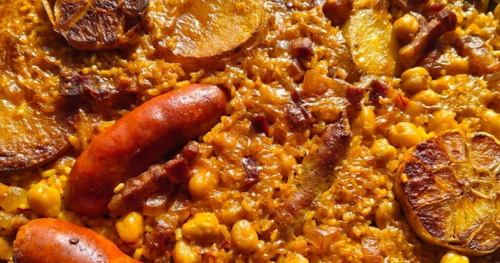 Arroz al horno (baked meaty rice)