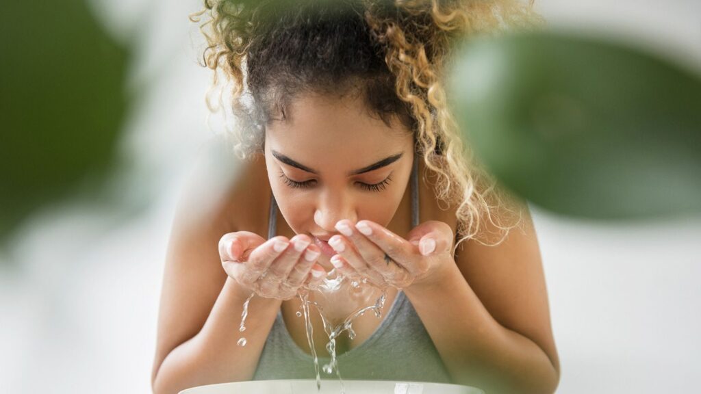 Face Ice Baths for Health: Hangovers, Anxiety, and Skin Face Ice Baths for Health: Hangovers, Anxiety, and Skin