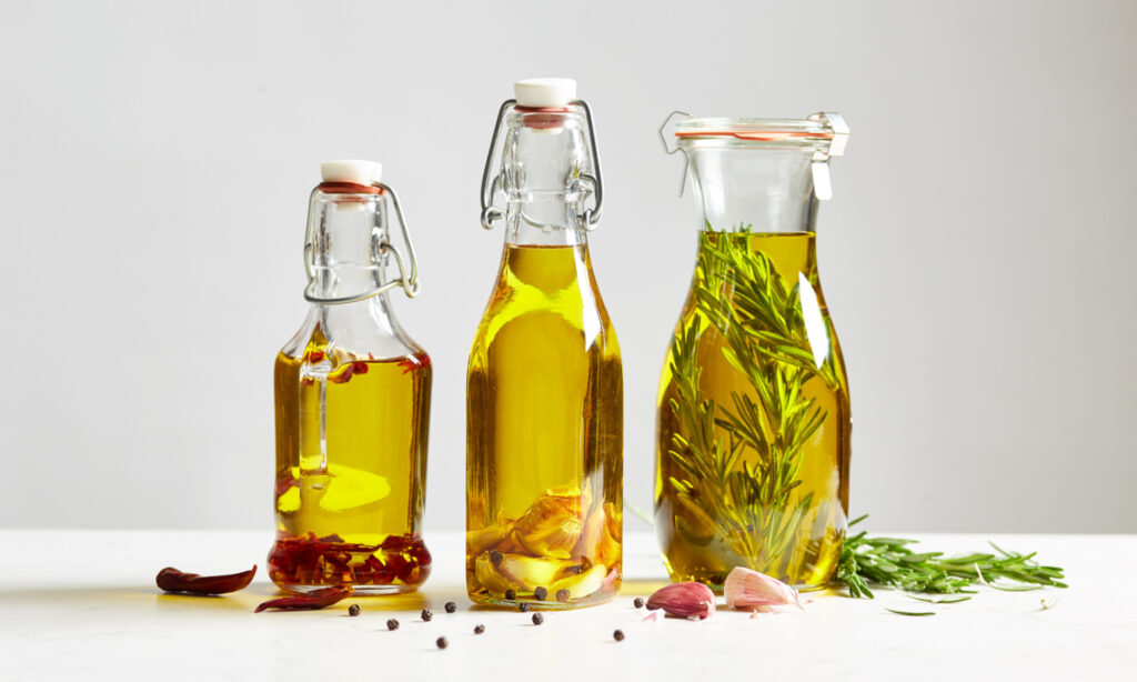 Olive Oil vs. Vegetable Oil: The Differences & When To Use Each Olive Oil vs. Vegetable Oil: The Differences & When To Use Each