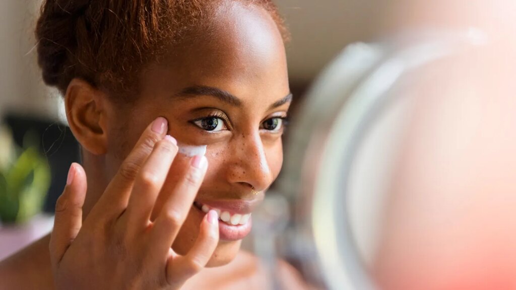 Retinaldehyde 101: Benefits, Side Effects, and How to Add It to Your Routine