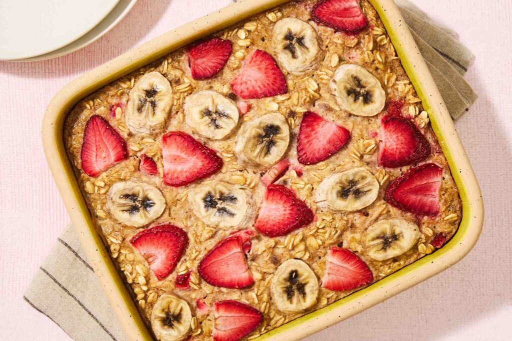 Strawberry-Banana Baked Oats