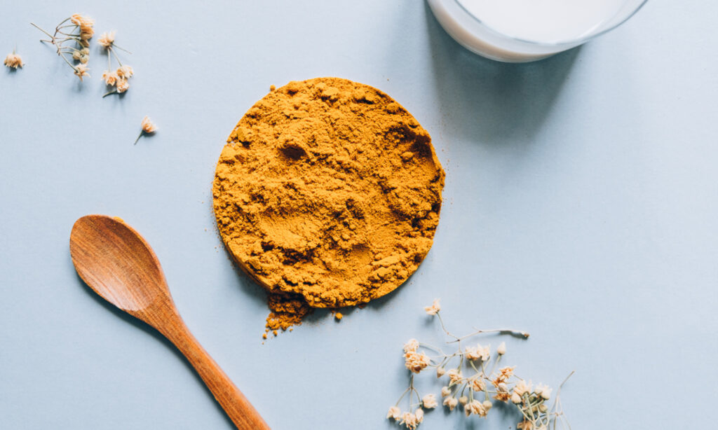 Turmeric Can Curb PMS Symptoms + When To Take It In Your Cycle