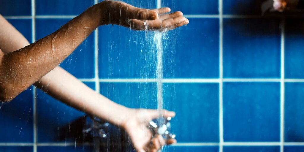 When’s the Best Time to Shower: Morning or Night?