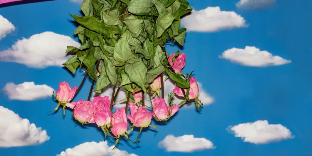 Why Mixed Signals Make Someone More Attractive, According to Therapists