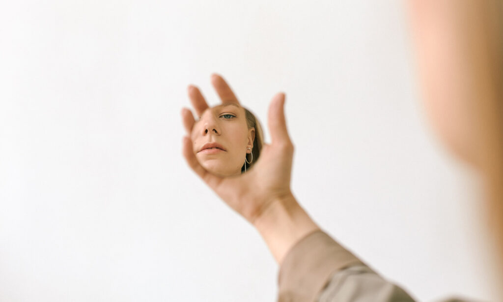 7 Signs You Were Raised by Narcissists + How It Impacts Your Love Life