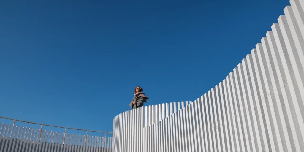 How to Stop Overthinking: 6 Tricks from Therapists