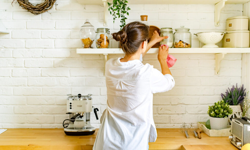 5 Things To Remember When Decluttering, From Organization Experts