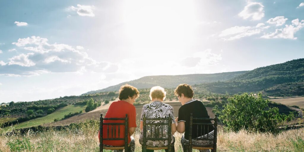 What Is ‘Nonnamaxxing’? The Italian Grandma Lifestyle Might Be the Secret to Longevity